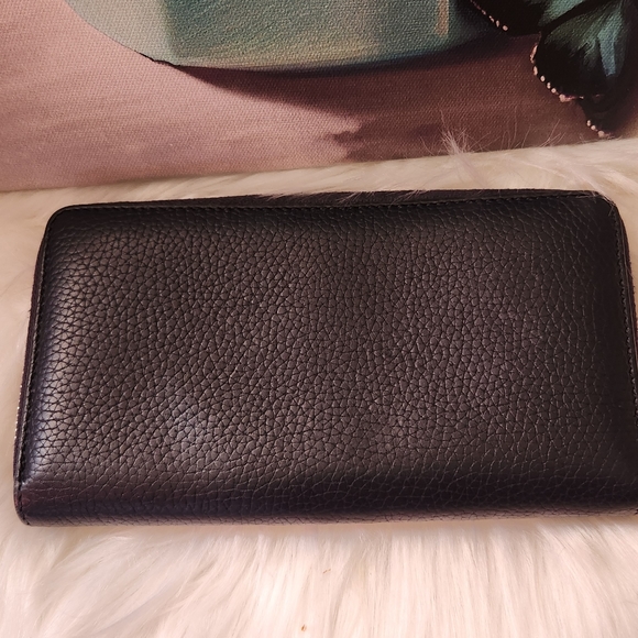 Gucci Navy Leather Zip Around Long Wallet EUC - Picture 2 of 16